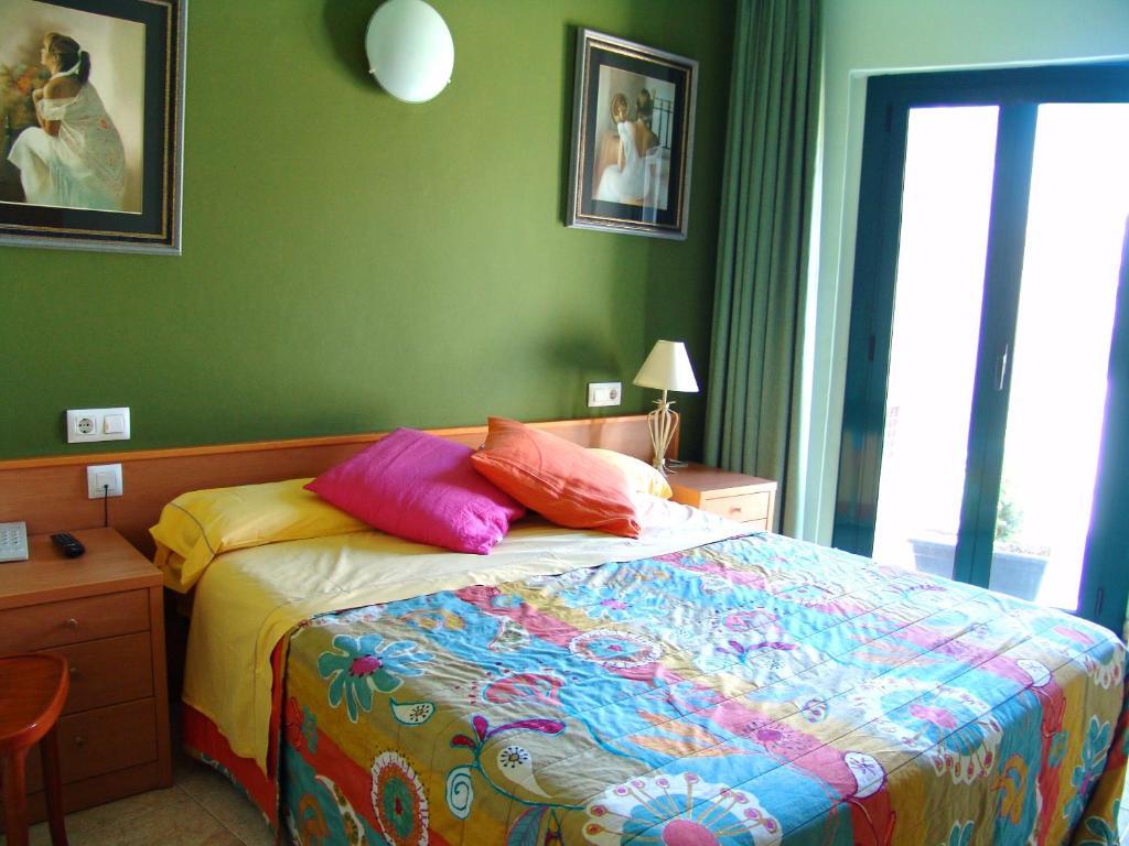 Hotel Pinxo Санта-Колома-де-Фарн Номер фото