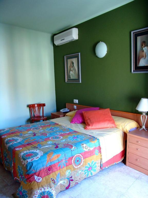 Hotel Pinxo Санта-Колома-де-Фарн Номер фото
