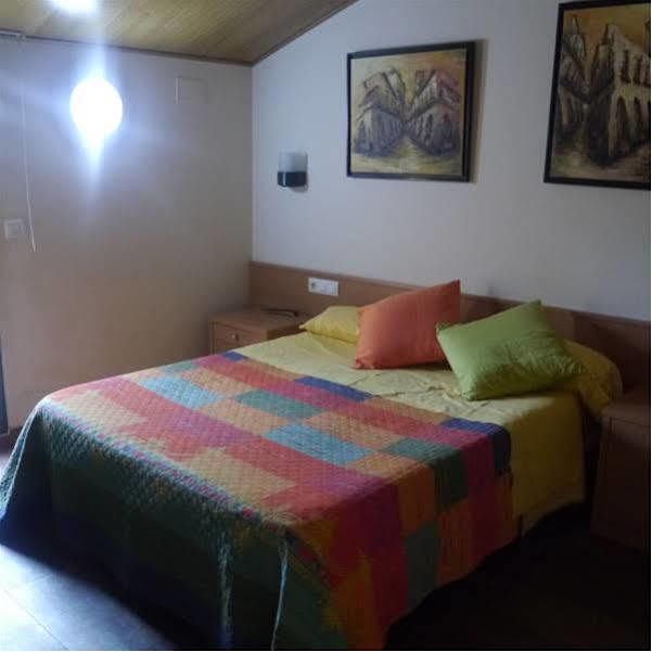 Hotel Pinxo Санта-Колома-де-Фарн Экстерьер фото